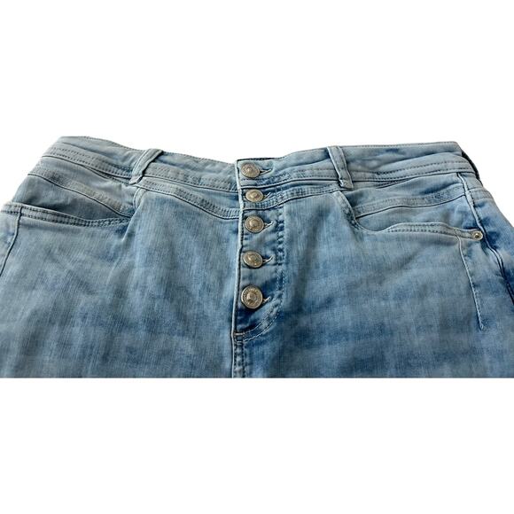 STREET ONE LOOSEFIT, STRAIGHT LEG, DENIM JEANS, WOMENS, 33/28), LIGHT BLUE DENIM - Picture 2 of 12